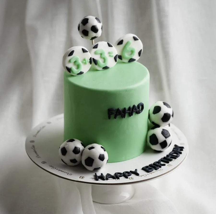 Green balls cake mix chocolate vanilla 6inch